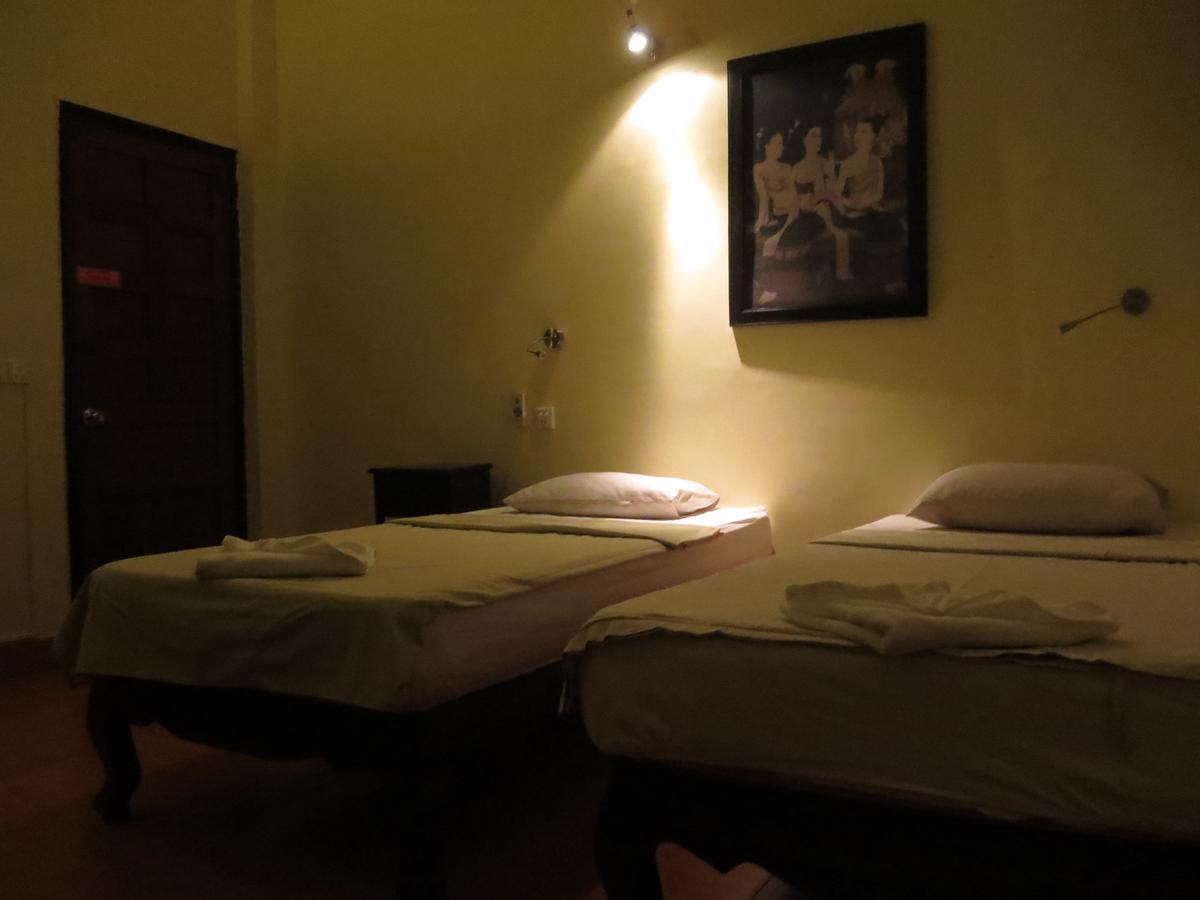Goldie Guesthouse Phnom Penh Exterior photo