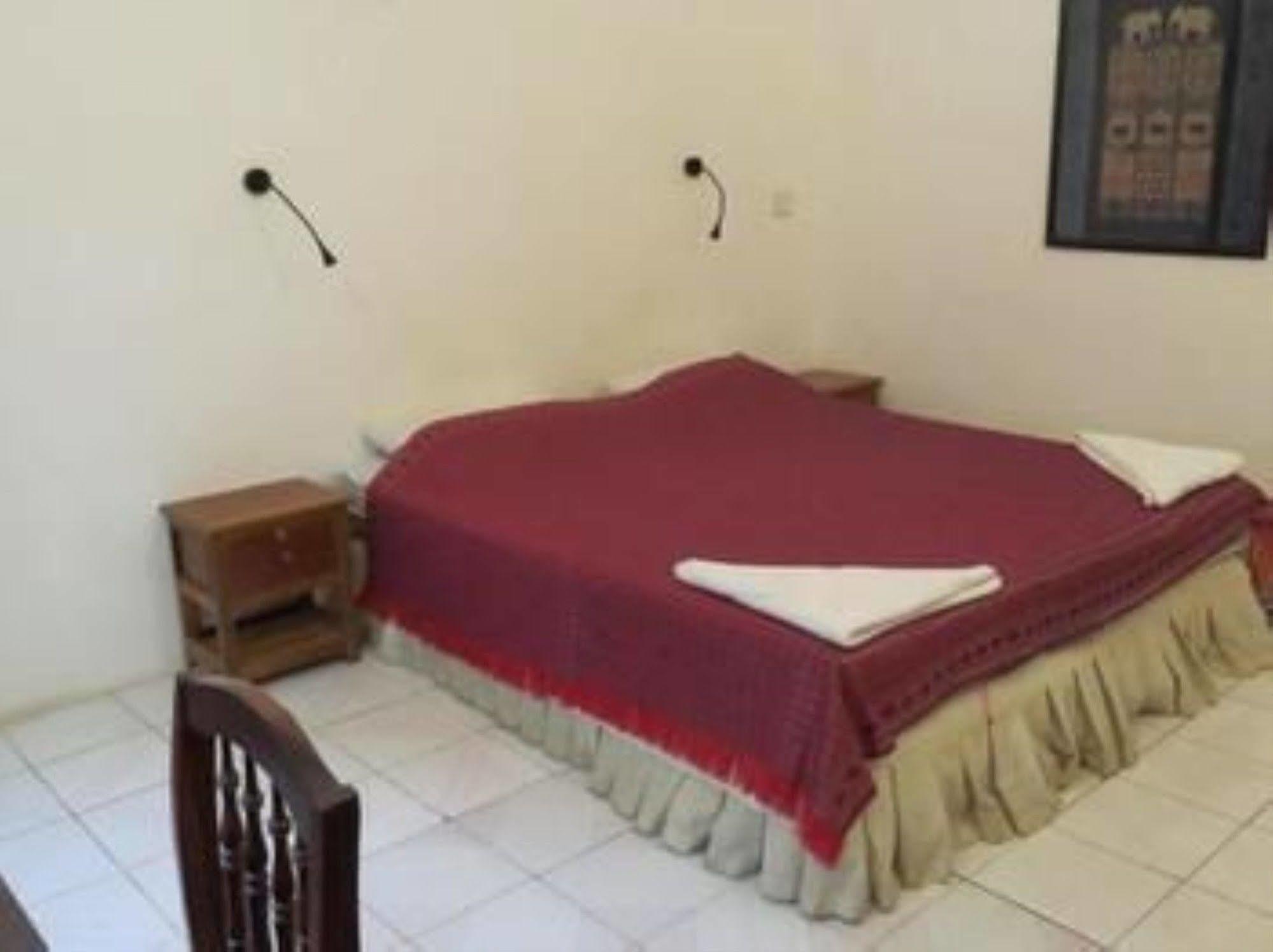 Goldie Guesthouse Phnom Penh Exterior photo